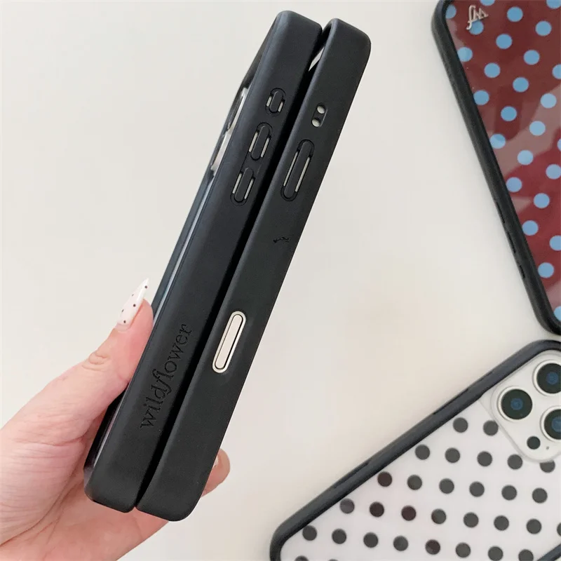 حافظة هاتف منقطة ملونة بسيطة لهاتف آيفون 16 برو 15 بلس 14 12 13 برو ماكس مع سلسلة من الخرز حافظات لطيفة على شكل زهرة برية Funda