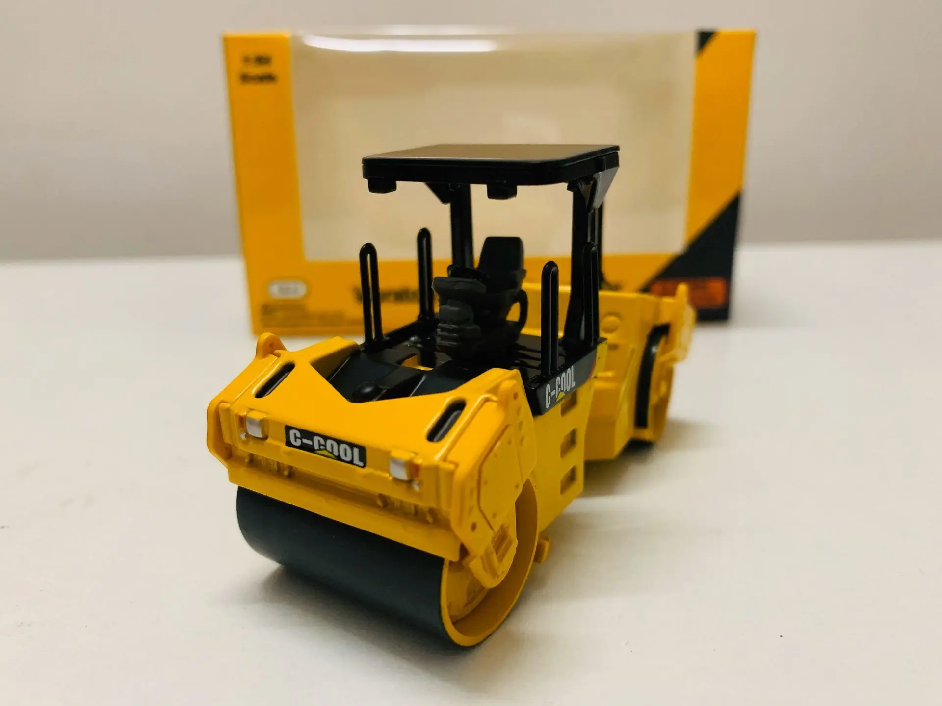 Vibratory Asphalt Compactor 1:64 Scale Toy Model Construction vehicles C-Cool Model