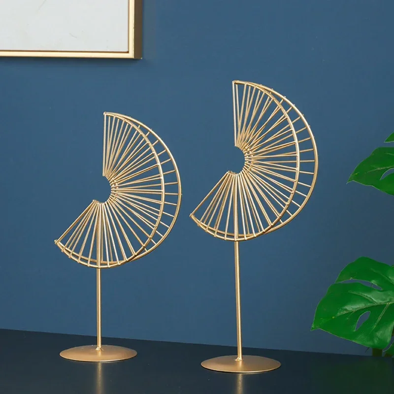 Modern Home Decor Ginkgo Leaf Ornament Geometric Metal Crafts Living Room Office Decorative Gift For Home Decoration Accessories