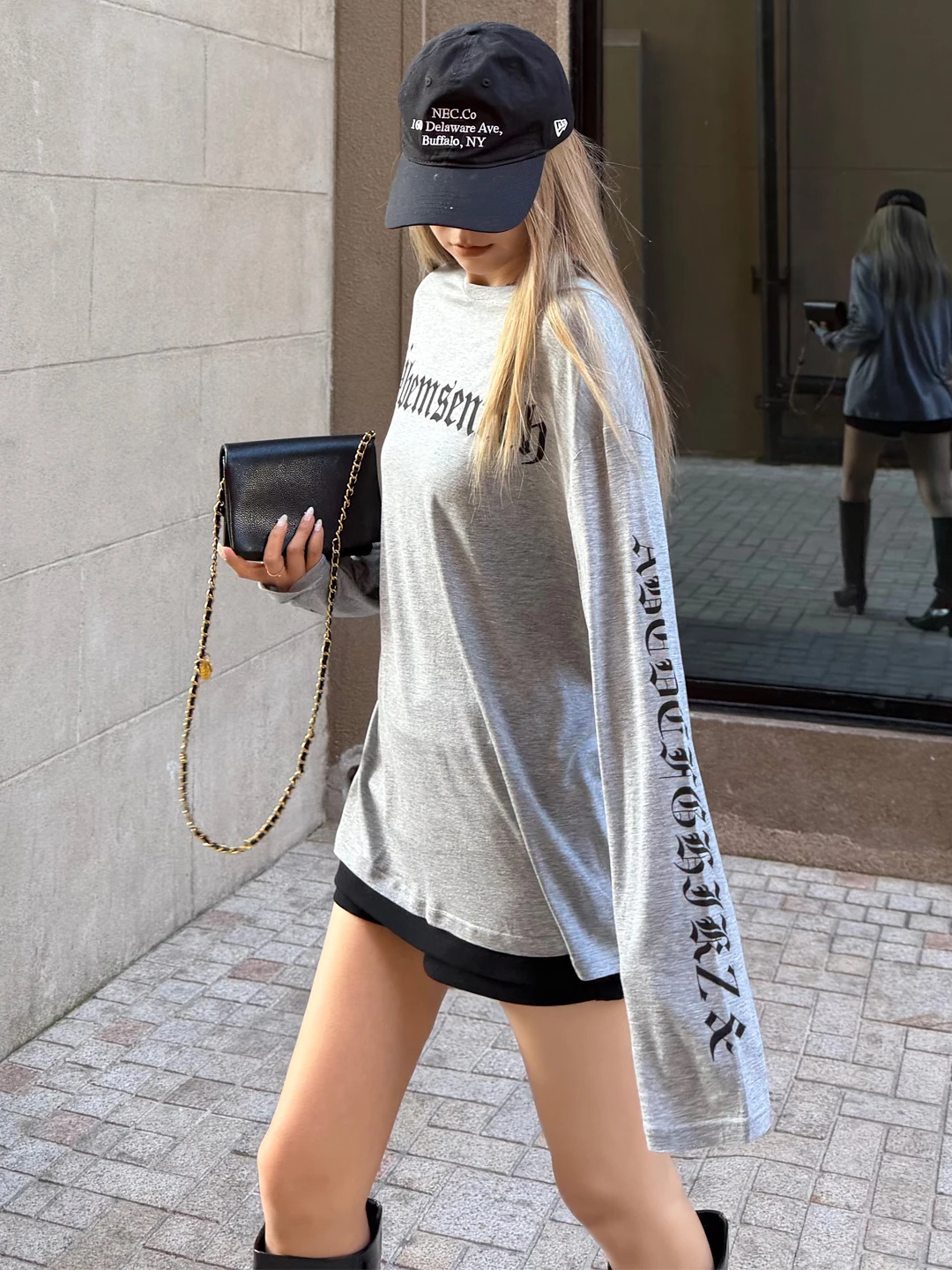 

Свободная женская футболка с длинным рукавом, серая, весна-лето, новая модель, с круглым вырезом, в американском стиле, повседневная базовая рубашка-топ с буквенным принтом