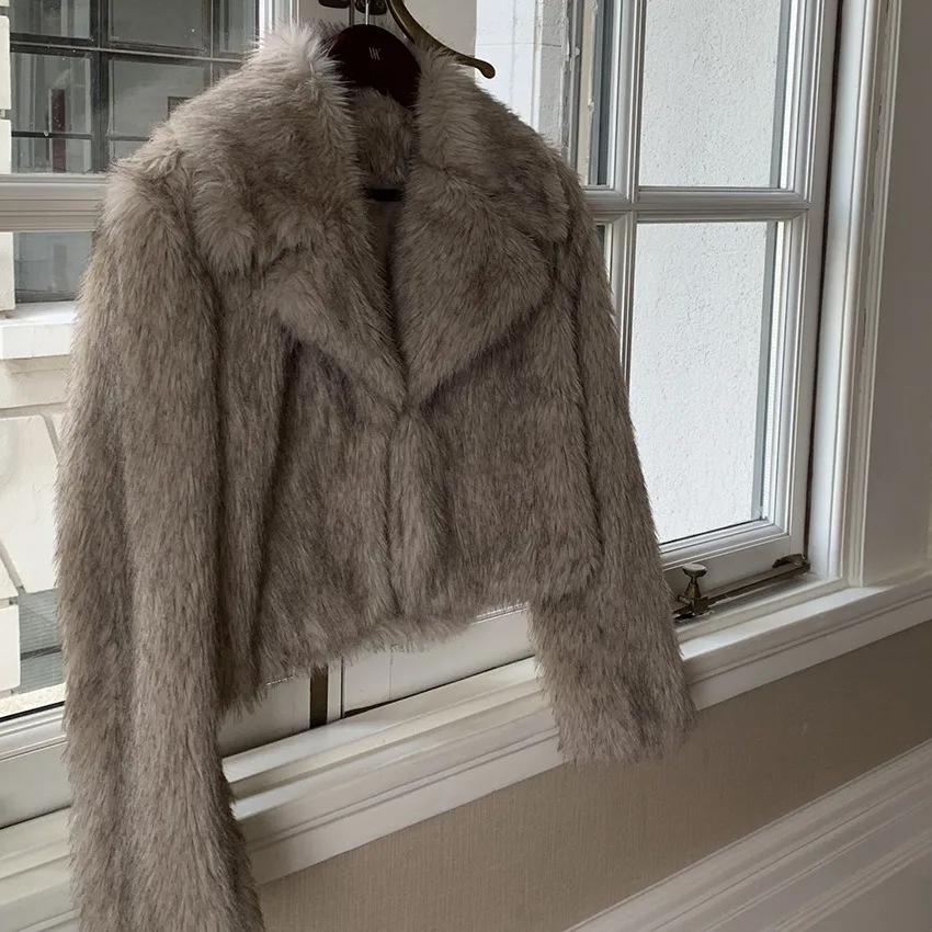 Women Faux Fox Fur Coats Solid Fur Jackets Turn Down Collar Long Sleeves Coverd Button Thick Warm Fur Casual 2025 Autumn Winter