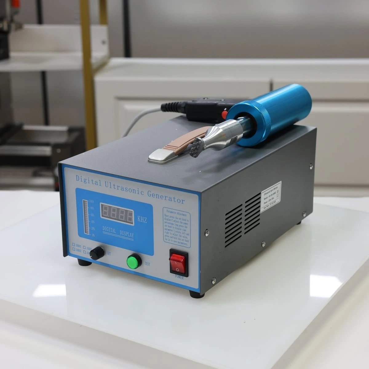 KH-28KHZ Compact 1500W 28KHZ Ultrasonic Welding Machine Lightweight Design with Ergonomic Handle