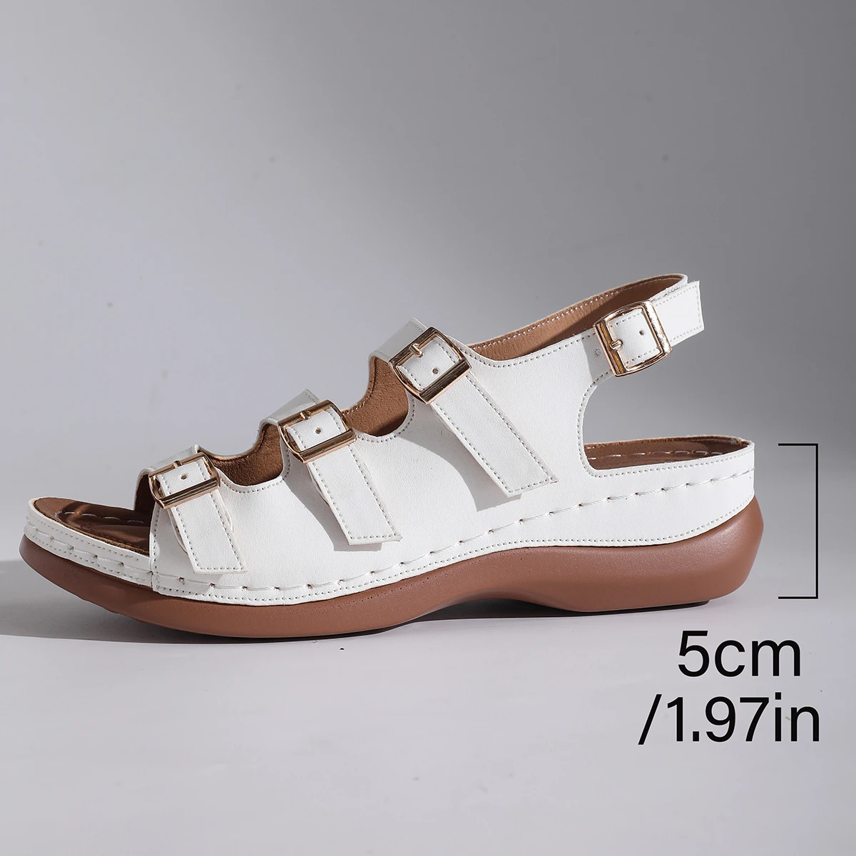 2025 الصنادل الجلدية الرومانية المرأة الصيف جديد لينة وحيد أبلى المرأة حذاء بكعب ويدج موضة حذاء مصمم غير رسمي السيدات 3652