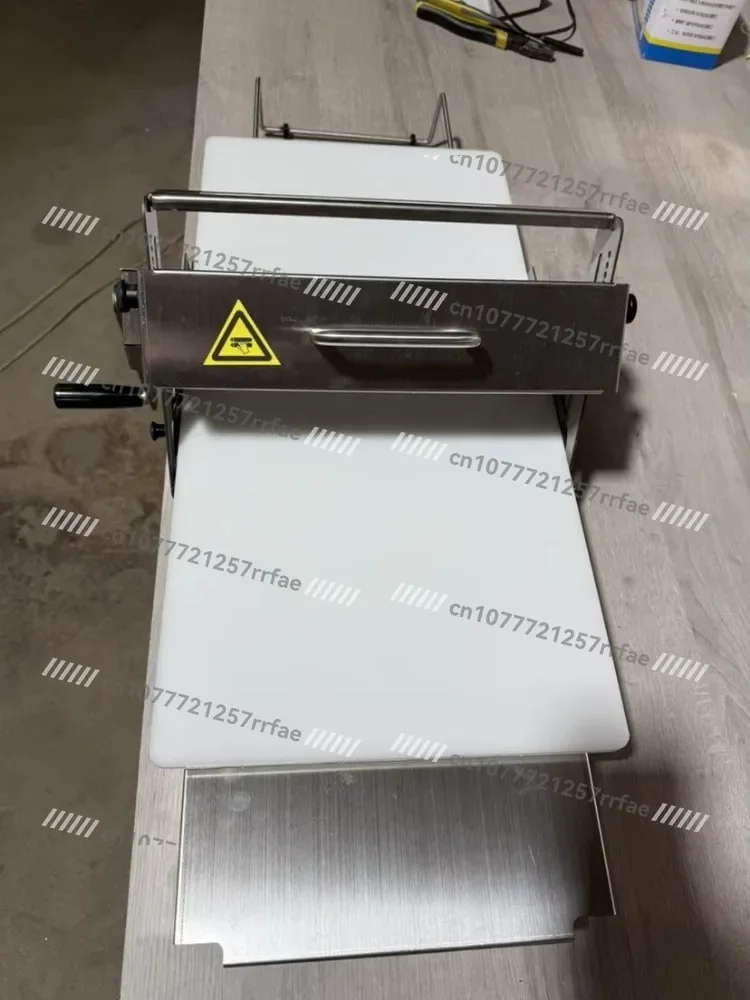 Commercial and Household Mini Desktop Manual Dough Press for Pizza/bread/croissants/fudge/pastries