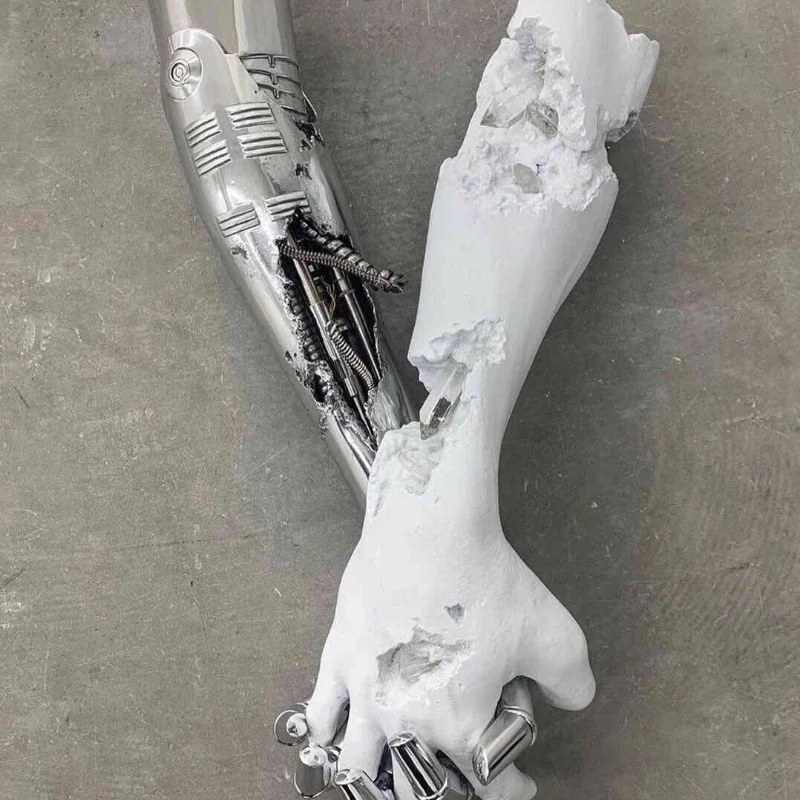 Kongshan Ji Crystal Erosion Sculpture Robotic Arm Handheld Camera Design Trendy Basketball Landline Phone Theme Home Ornament