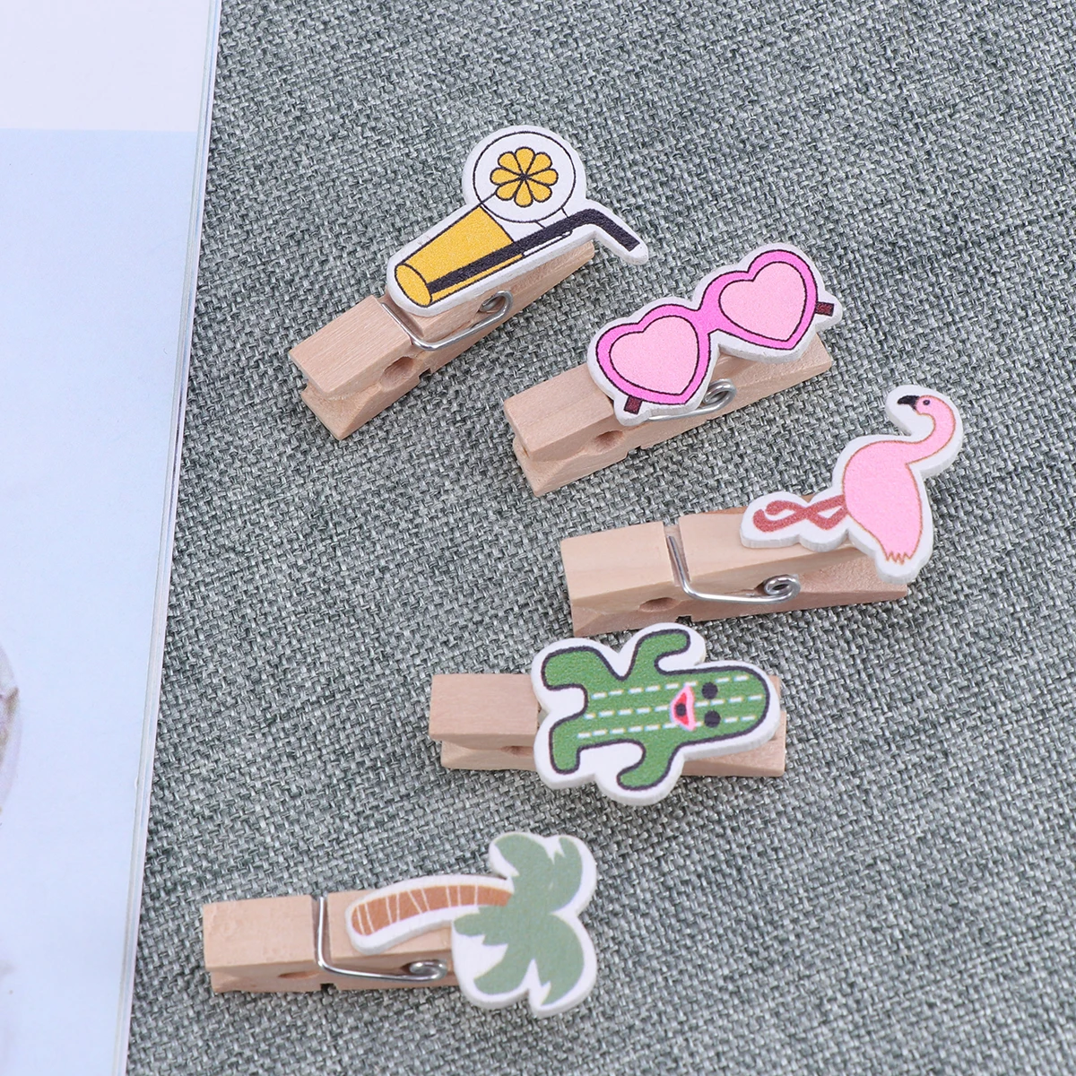 

10Pcs Wooden Photo Clips Heavy Duty Craft Pins for Photos Paintings Cards Gift Tags Wall Display DIY Projects Home Holiday