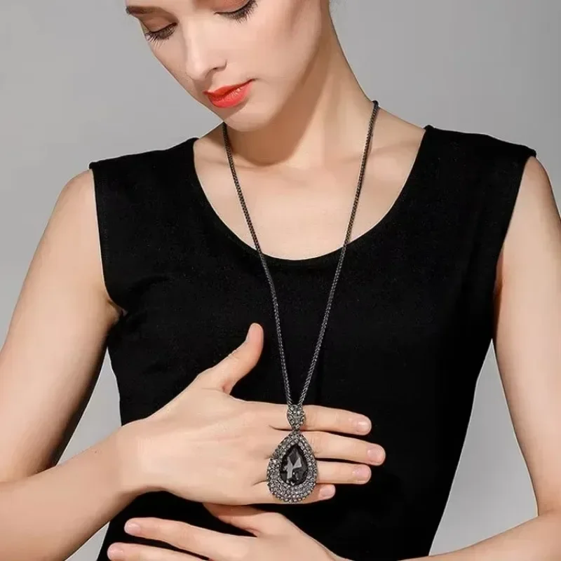 Collier coréen pour femmes, pendentif goutte d'eau en cristal strass, longue chaîne de pull pour femmes, bijoux de fête