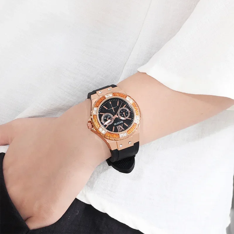 

Men's Luxury Quartz Watch Fashion Silicone Band Strap Male Calendar Watches Man Rhinestone Dial Quartz WristWatches