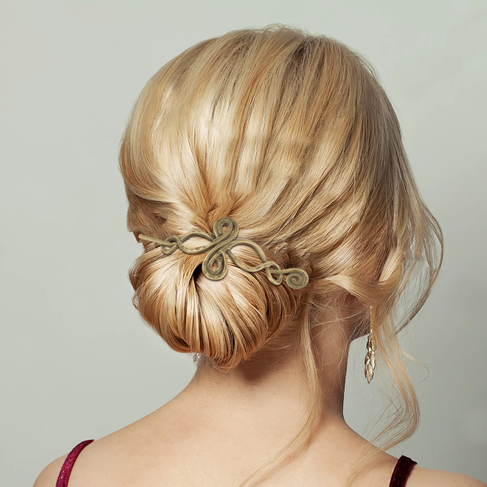 3Pcs Vintage Hollow Alloy Hair Clip Set Retro Hairpin Women Updo Chignon Pin Bridal Wedding Hair Accessories Traditional