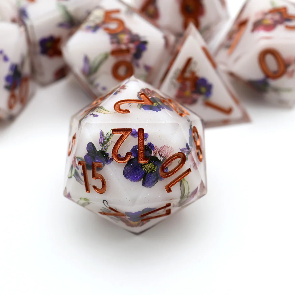

Handmade Floral Resin Polyhedral Dice Set with Real Flower Inclusions - Sharp Edge DND Dice for RPG, Pathfinder L2