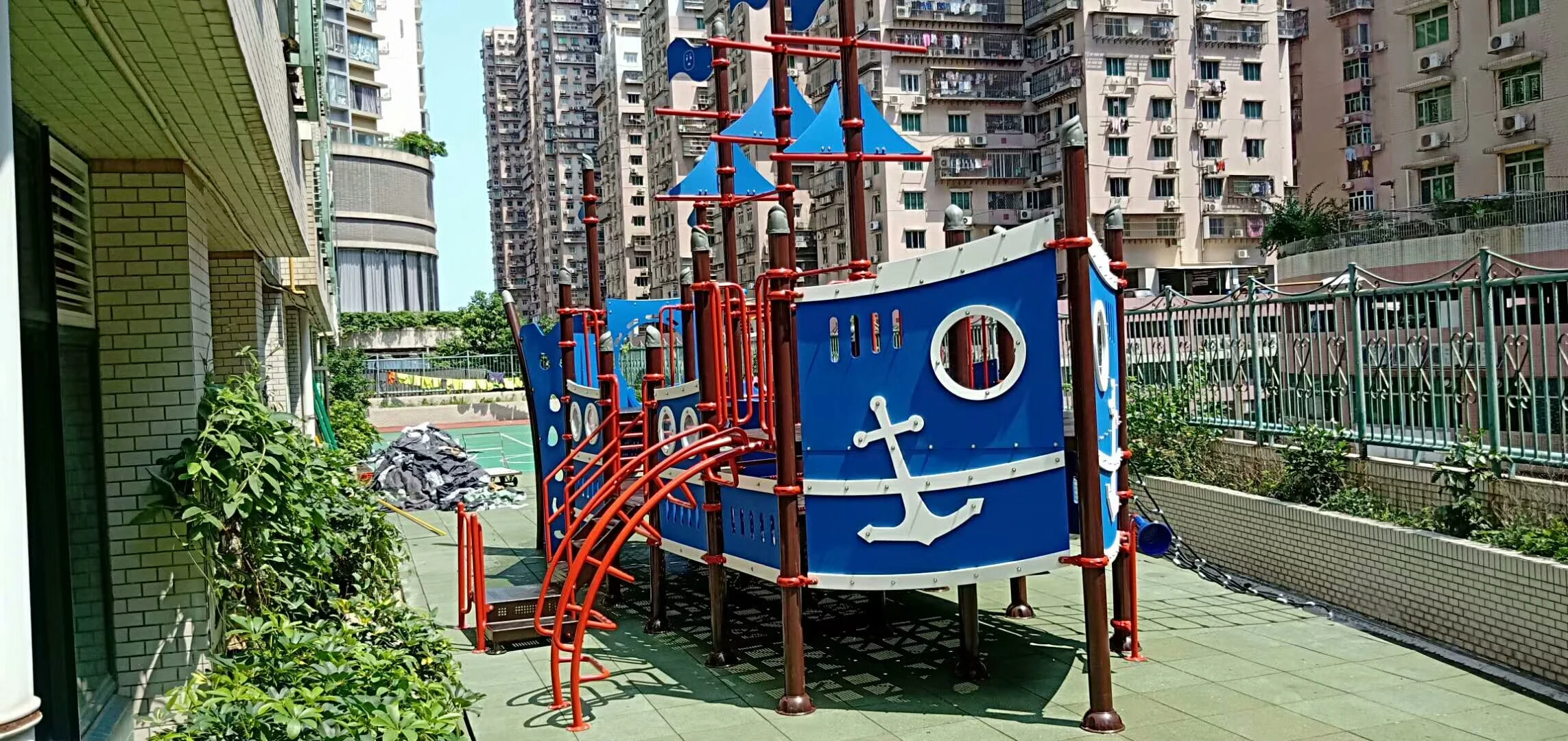 

Indoor/Outdoor Kids Slide Playground Equipment PE Board Slide Stainless Steel Ply Equipment for Children Play Set Playhouse