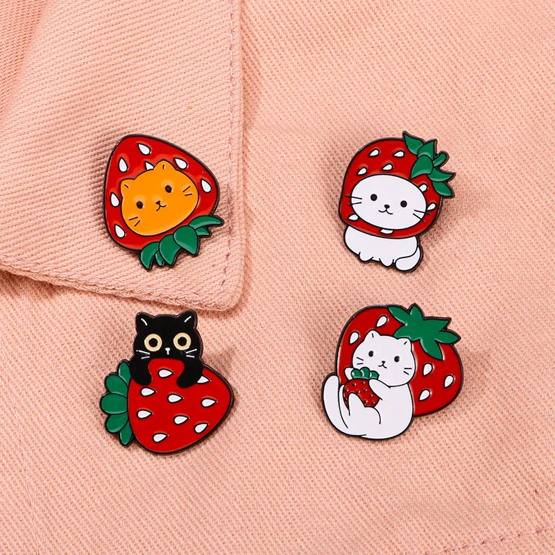 4pcs Cute Cartoon Strawberry Cat Enamel Brooch Creative Funny Fruit Animal Lapel Pin Badge Backpack Clothing Hat Accessories