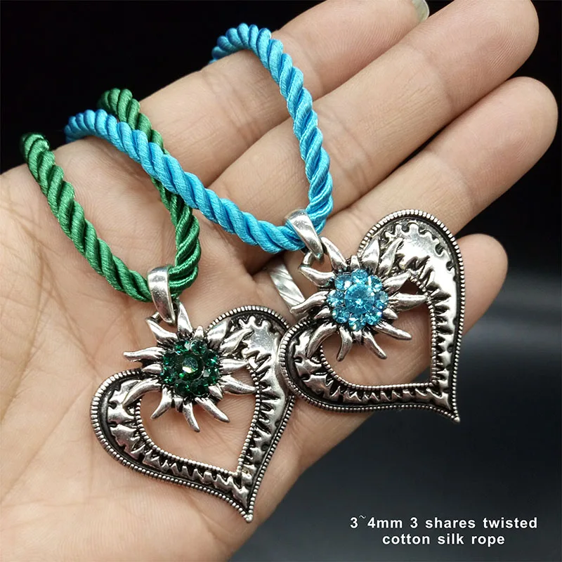 Fashion Simple Antique Silver Color Edelweiss Necklaces for Women Oktoberfest Party Jewelry Multicolour Flower Pendant Wholesale