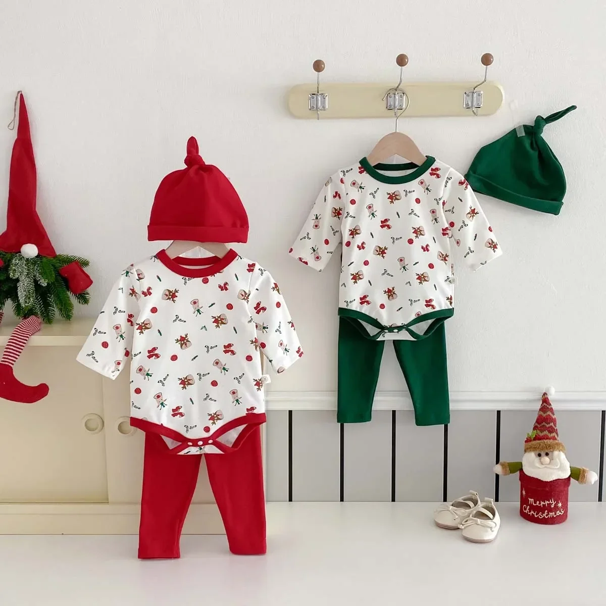 Korean Style Unisex Baby Autumn/Winter Christmas Print Romper Set with Cute Bonnet, Infant Cozy Home Wear Three-Piece Suit