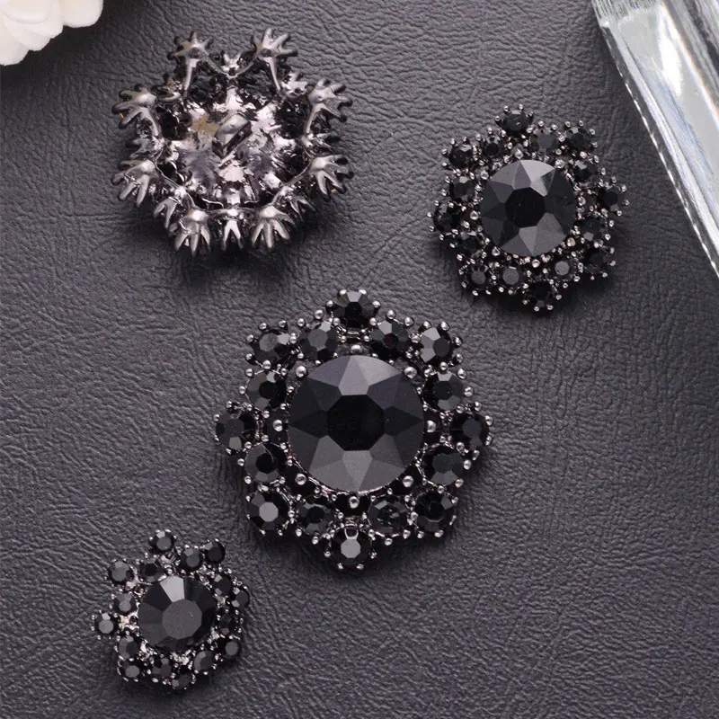 4pcs Gold/Black Metal Plating Hollow Out Rhinestone Flower-Shape Sewing Buttons For Clothing Decorative DIY Jewelry Accessories