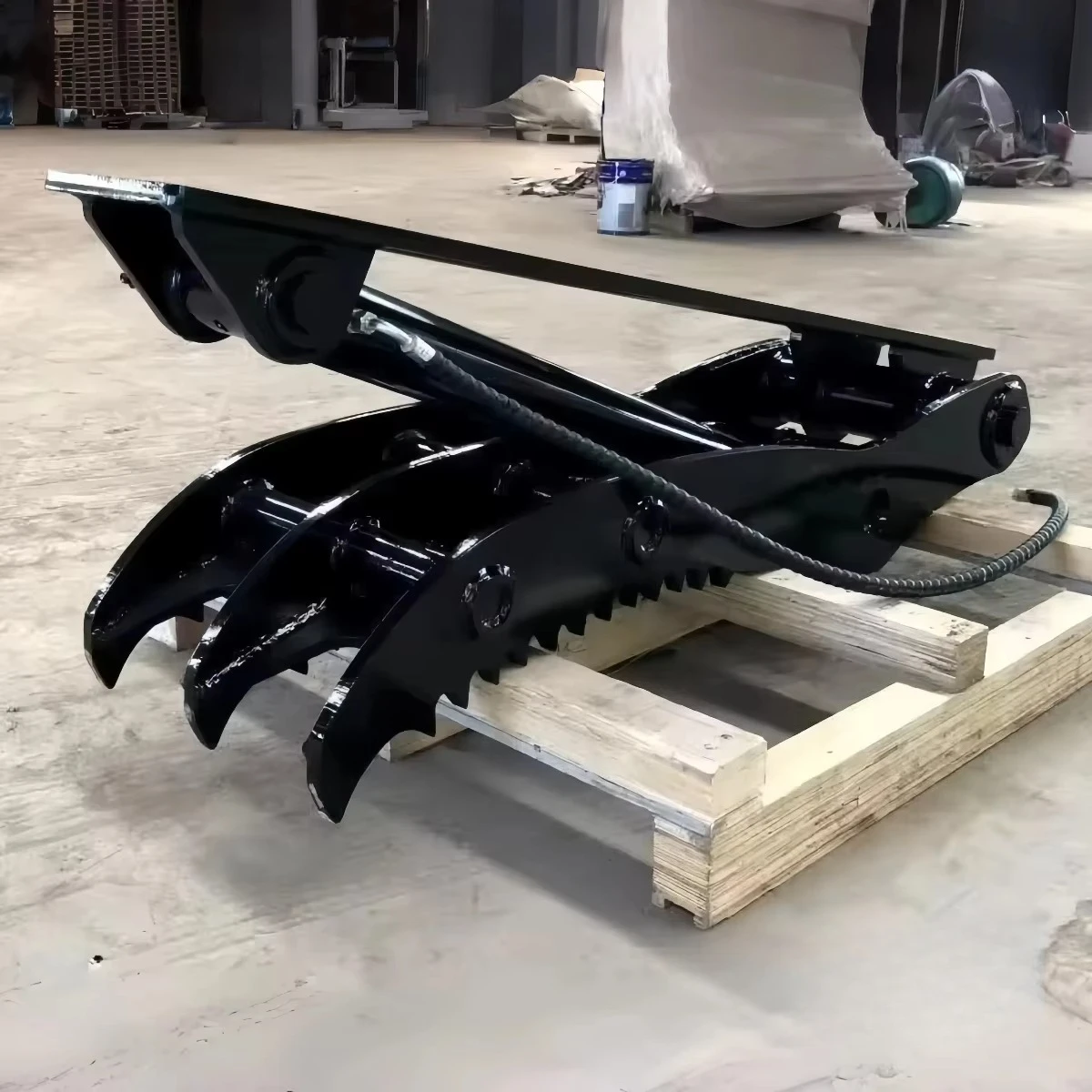 Quality Wear-resistant Excavator Hydraulic Thumb Multi-functional Wood Stone Steel Thumb Clamp  Excavator Thumb