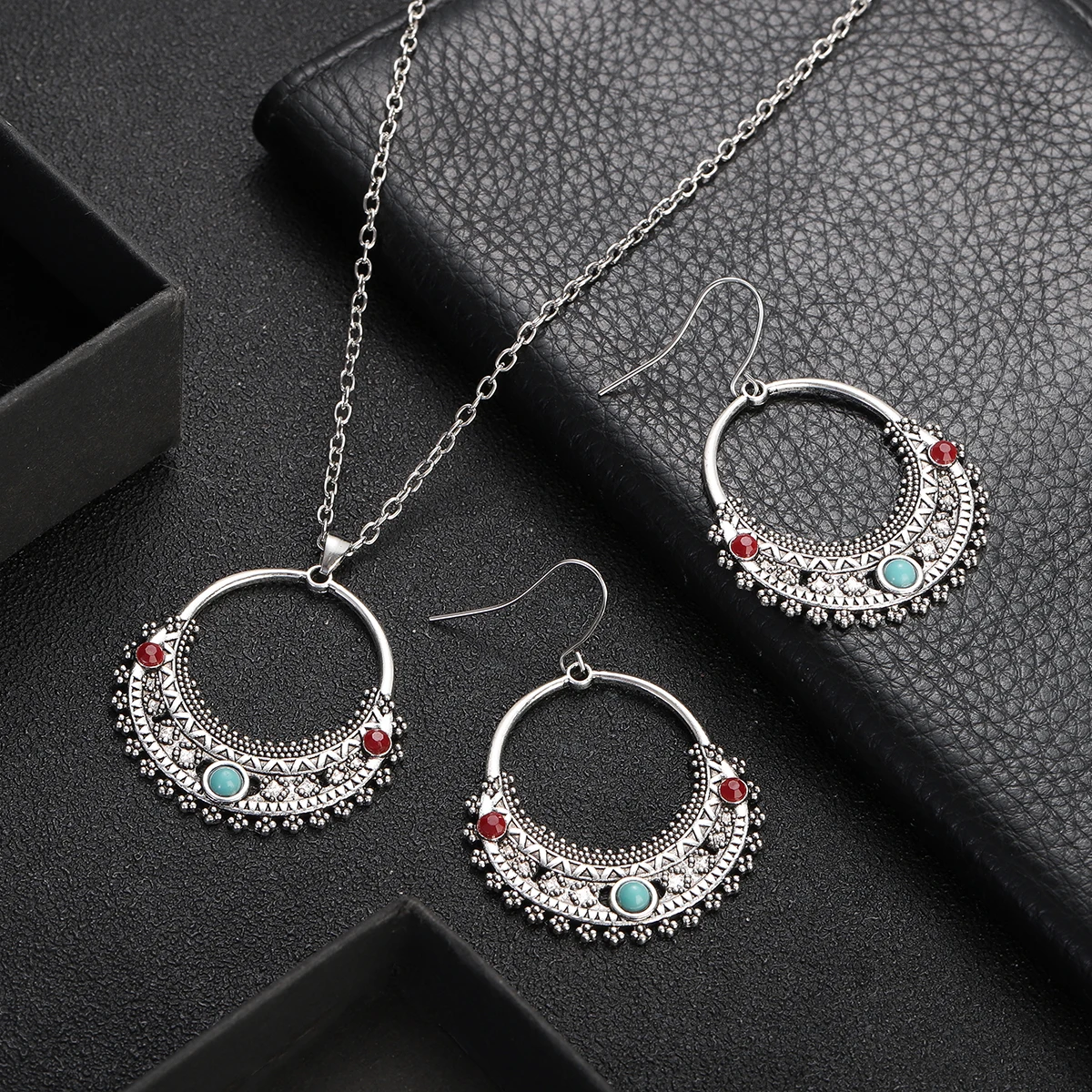 Boho Silver Color Necklace Set for Women Vintage Carved Round Pendant Earrings Necklace Sets 2022 Indian Jewelry Accessories