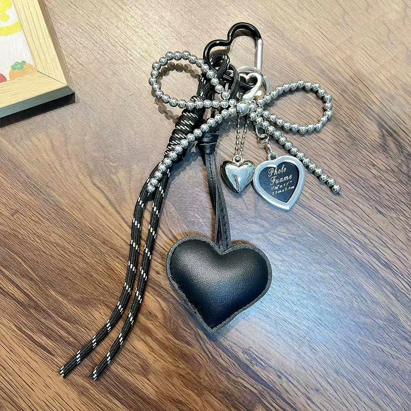 Taschenanhänger Geschenk Herzform Kunstleder Schlüsselanhänger Lebendige Farben Tasche Dekor Charm Tasche Autoschlüssel Zubehör Ornament – Detail 12