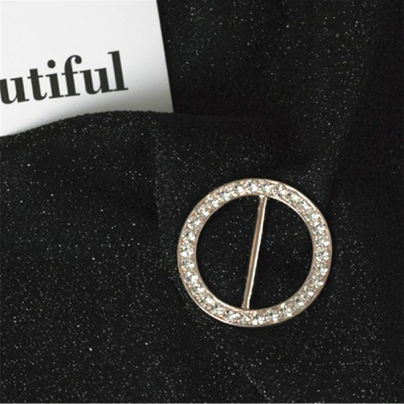 موضة بروش مستدير الزاوية هيم الخصر معقود دبابيس كريستال معدن الحجاب وشاح حلقة زر تي شيرت مشبك ثابت اكسسوارات