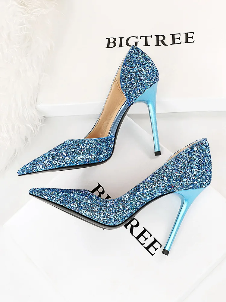 

Sexy banquet high heels sequined silver wedding shoes Crystal shoes side hollowed out adult ceremony plus size bridesmaid shoes.