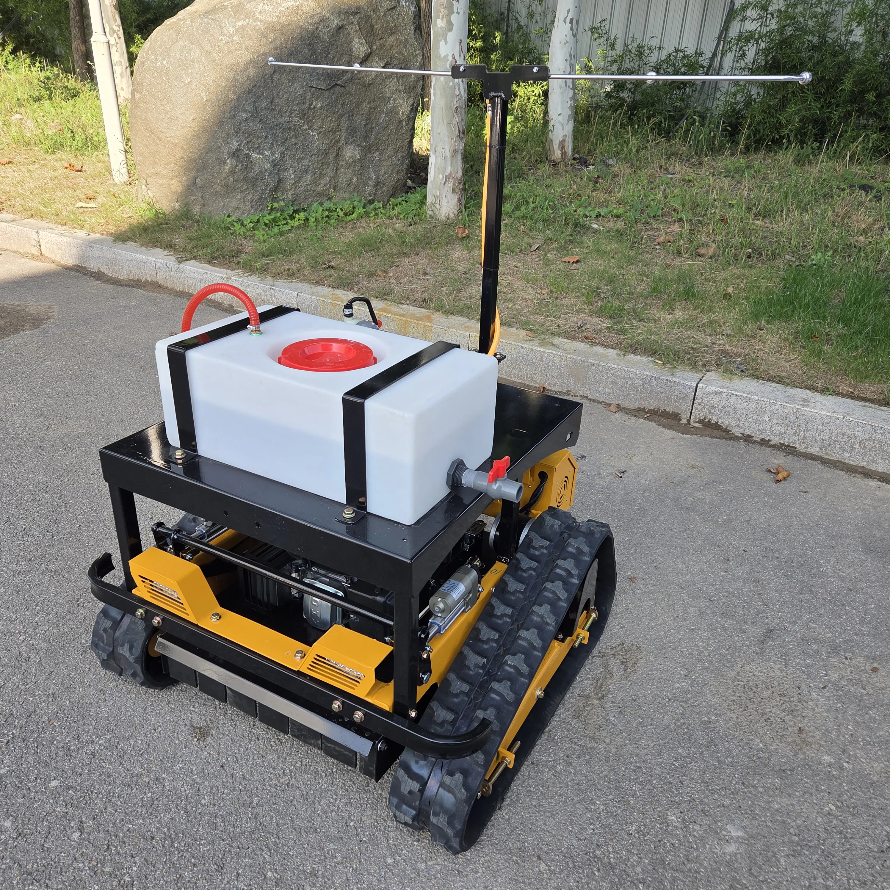 Intelligent Remote Control Sprayer, 2 in 1 Sprayer, Water Tank, Capacity for Orchard, Agriculture, 30l-60l, Hot Selling