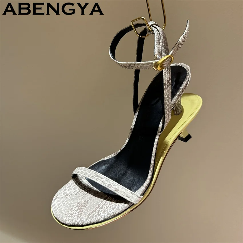 

Летние странные босоножки на двух высоких каблуках, женские модные модельные туфли на каблуке с пряжкой на щиколотке и открытым носком, леопардовые сандалии-гладиаторы