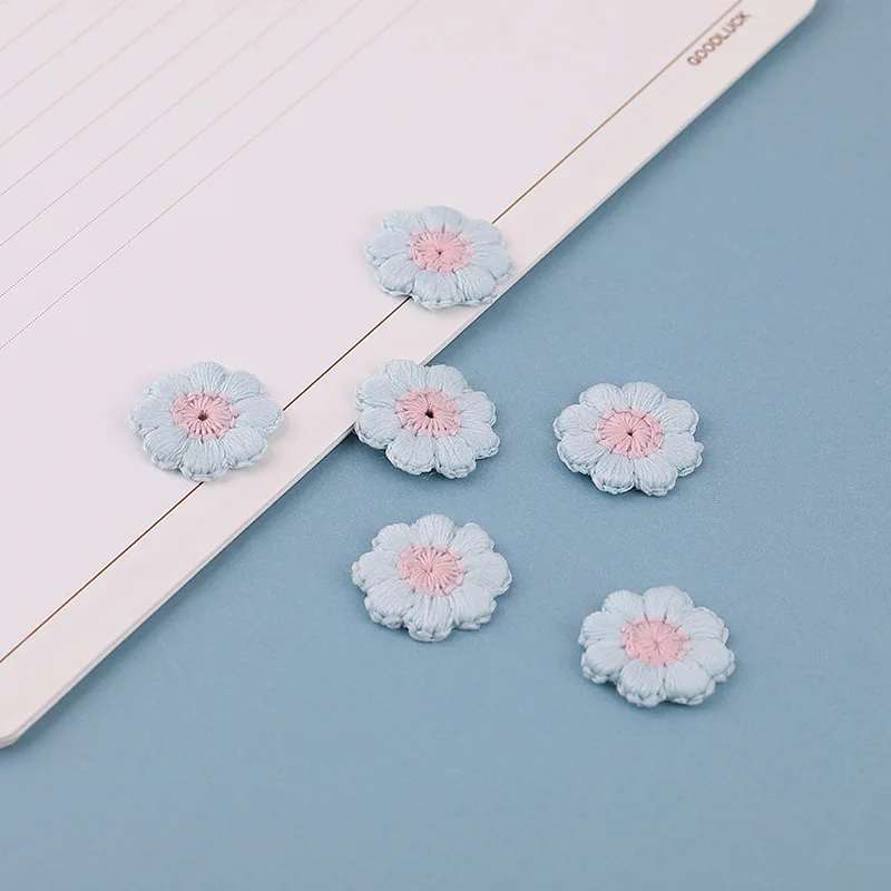 30PCS 2CM Geborduurde Doek Tas Schoenen Kleine Bloem Applique Patch Oortelefoon Bloem Sticker DIY Haar Sokken Schoenen Hoed bloem Patch