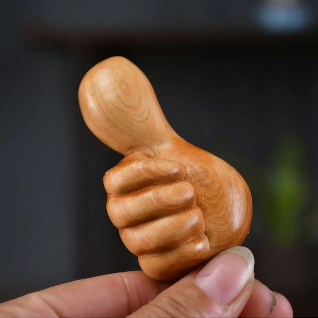 Cliff Cypress Wood Carving DIY Thumbs Up Car Interior Pendant Keychain Decor Wooden Fun Statue Crafts School Event Souvenirs