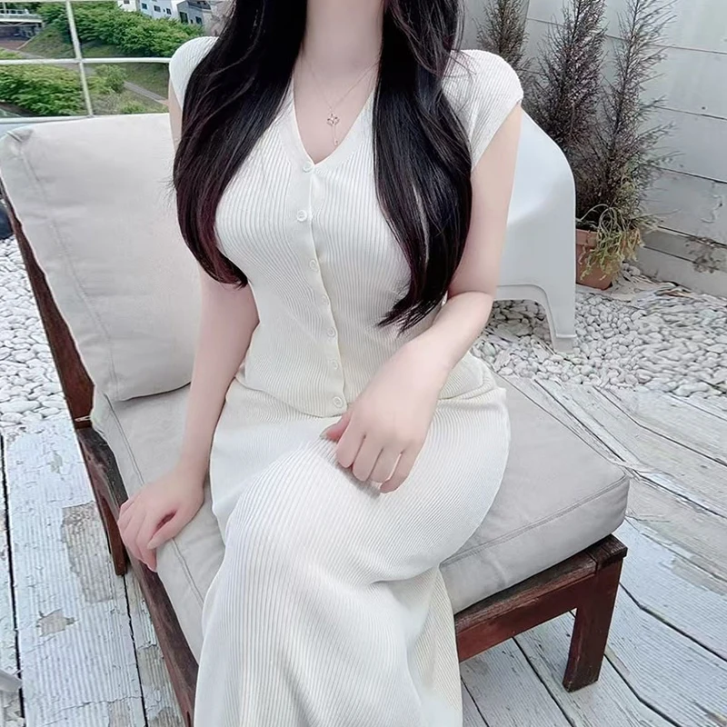 

Summer 2025 High Waist V-Neck Knitted Top And Fish Tail Skirt Two-Piece Set Sexy Slimming Korean Style for Young Women