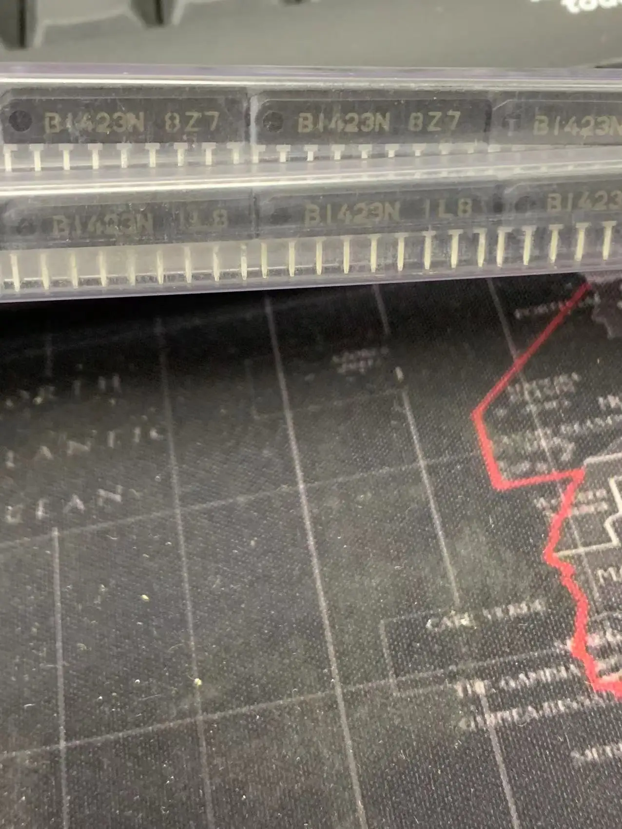 B1423N Serviço Original e Spot, 1pcs