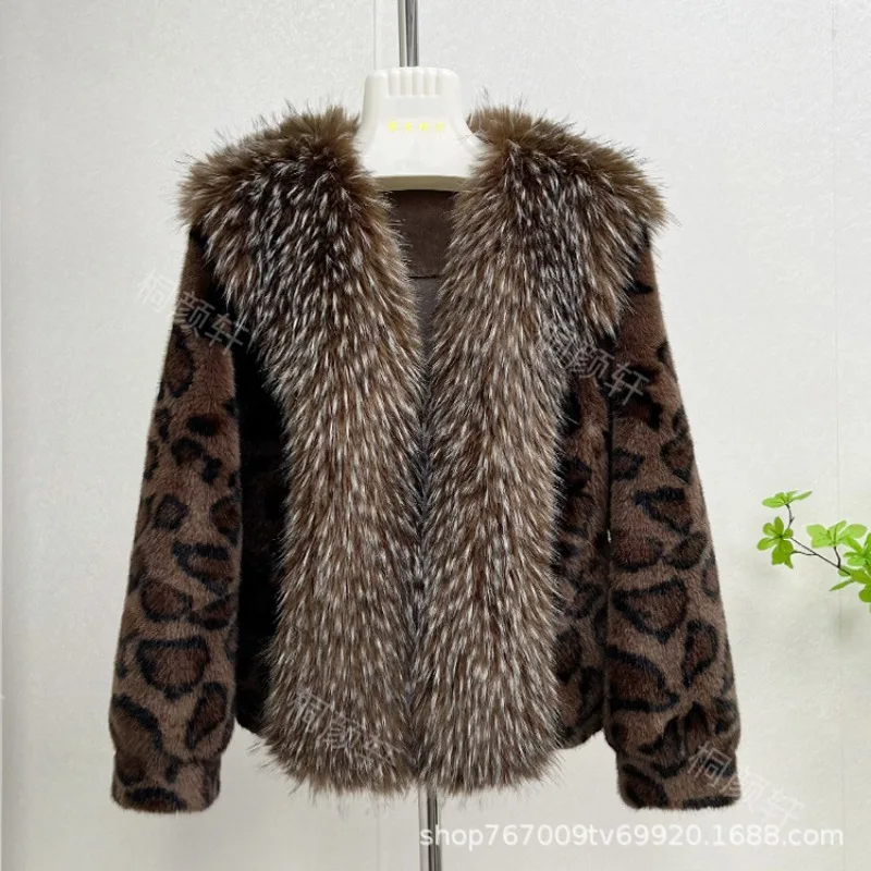 New Autumn Winter Faux Mink Plush Eco-friendly Coat with A Large Collar A Short Fur Coat It Is An Elegant Stylish Top for Women.