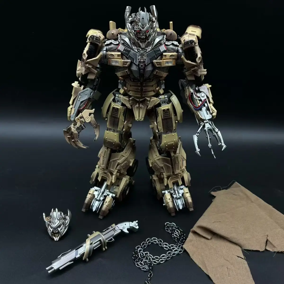 Transformation DECEPTICON DP-01 DP01 Oil Tank Car Alloy Enlarged Desert War Damage Edition Movie DLX Proportional Model Autobots