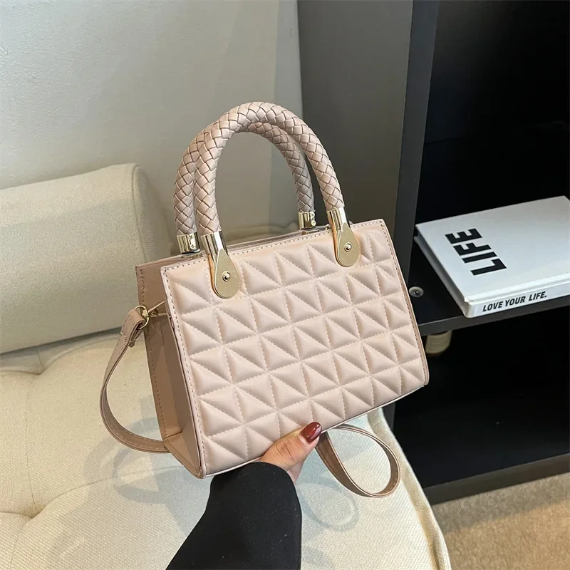 

Simple women's fashion bag Textured chain Crossbody bag Casual shoulder bag