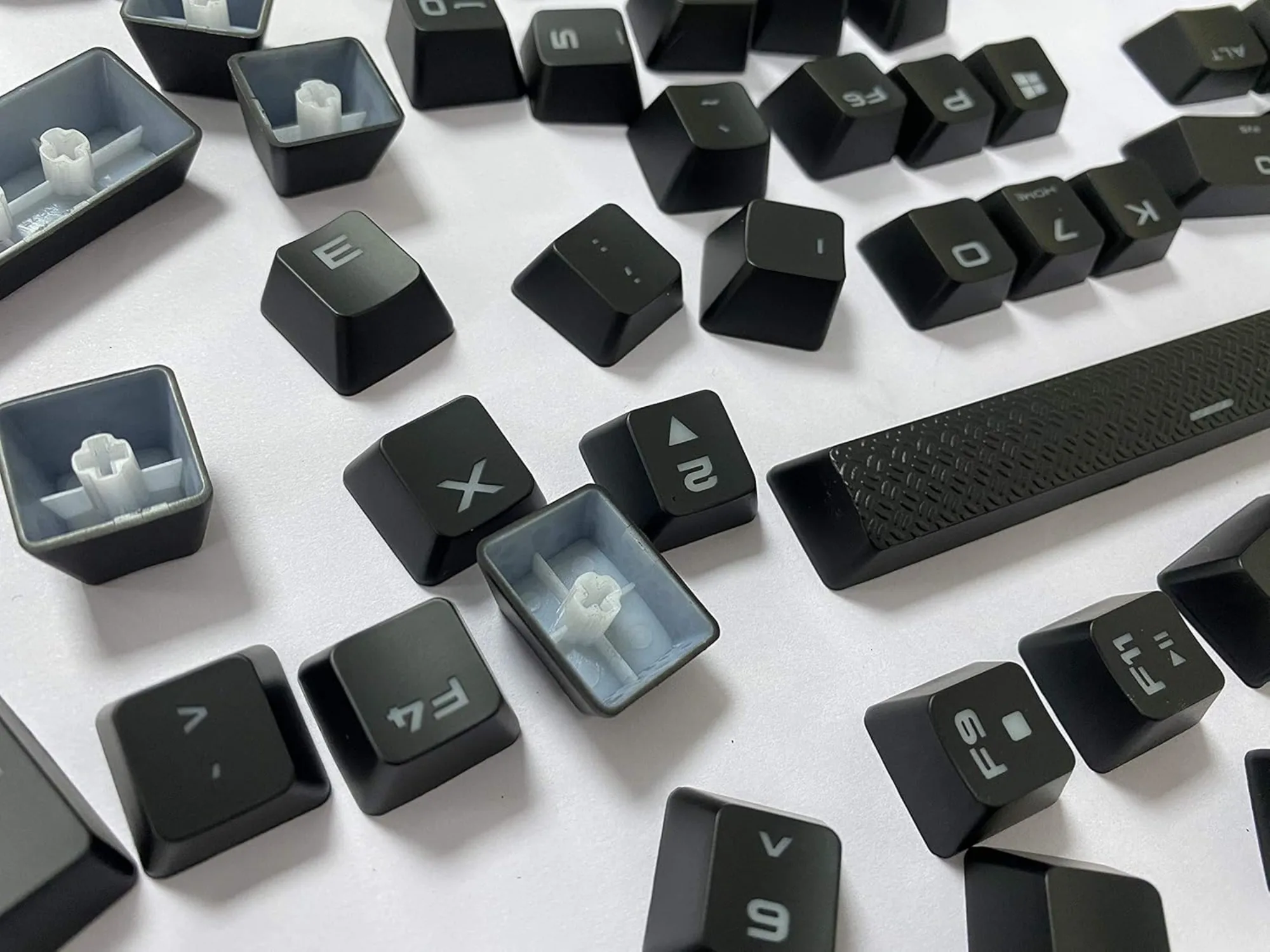 

New ABS Translucent keycaps for Corsair K70 RGB Mechanical Gaming Keyboard (us layout, 104 Keys, Black)