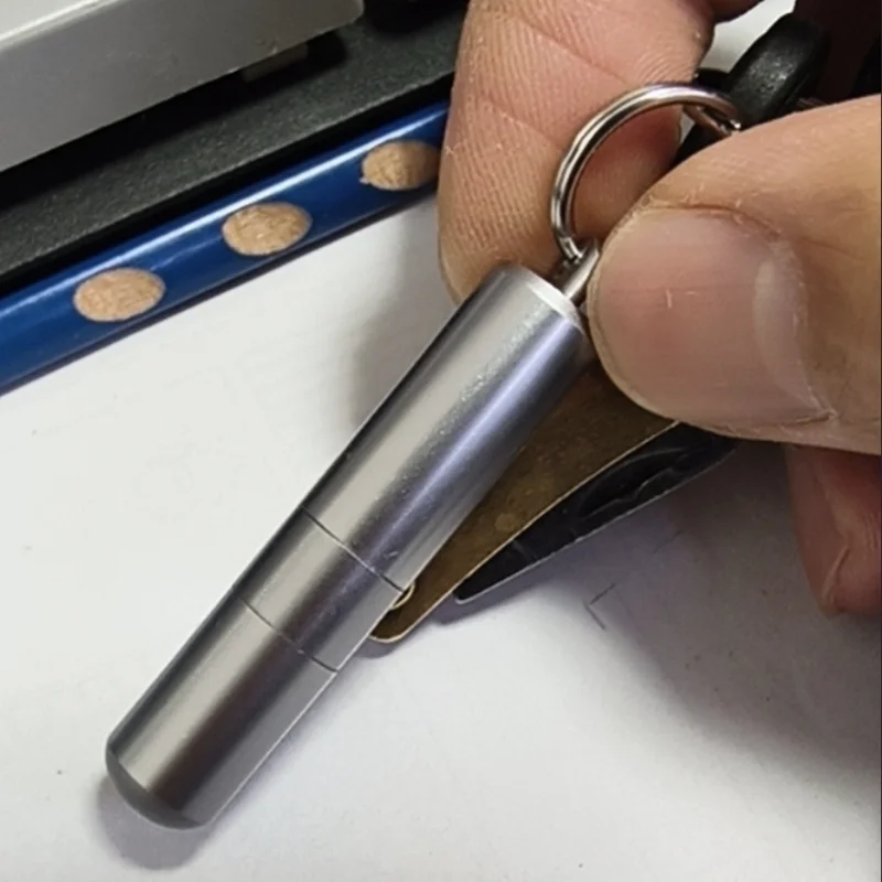 Multifunction Phone SIM Card Ejector 2 In 1 Keychain Portable Earphone Cleaning Brush Highstrength Aluminum Alloy Mini Brushtool