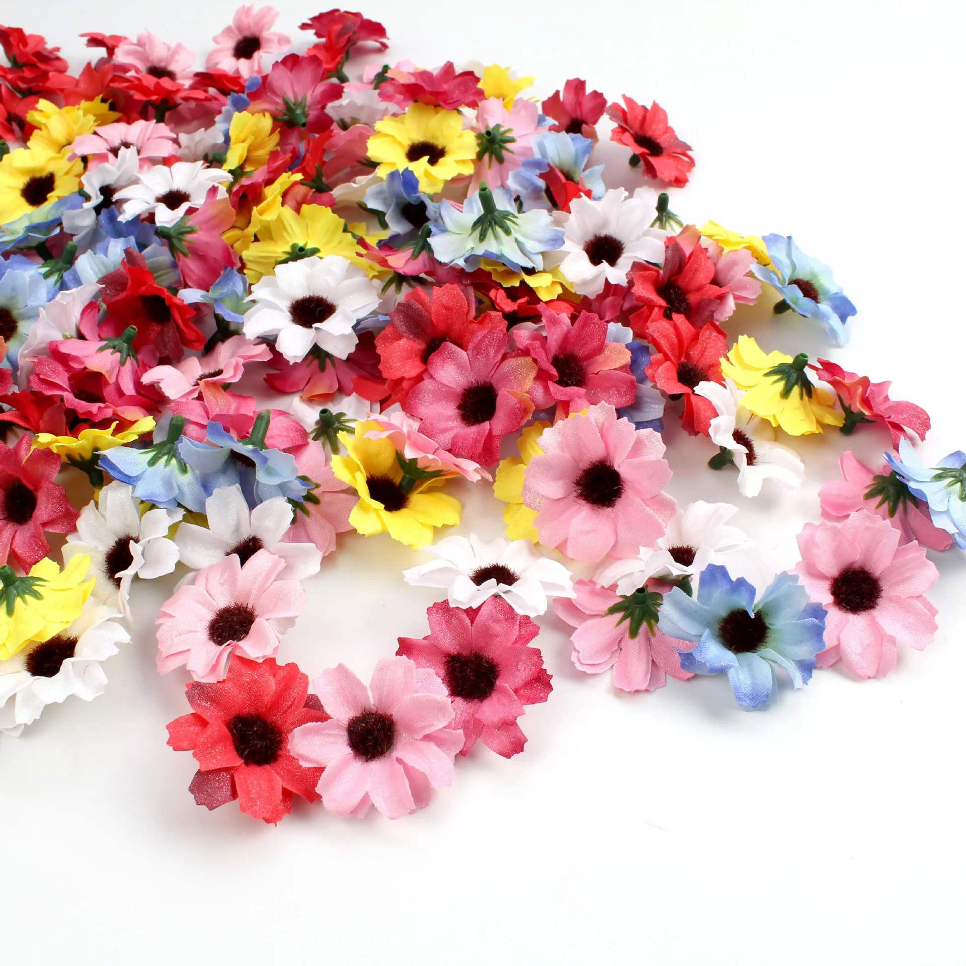 50Pcs 4cm Multicolor Daisy Flower Heads Mini Silk Artificial Flowers for Wreath Scrapbooking Home Wedding Decoration