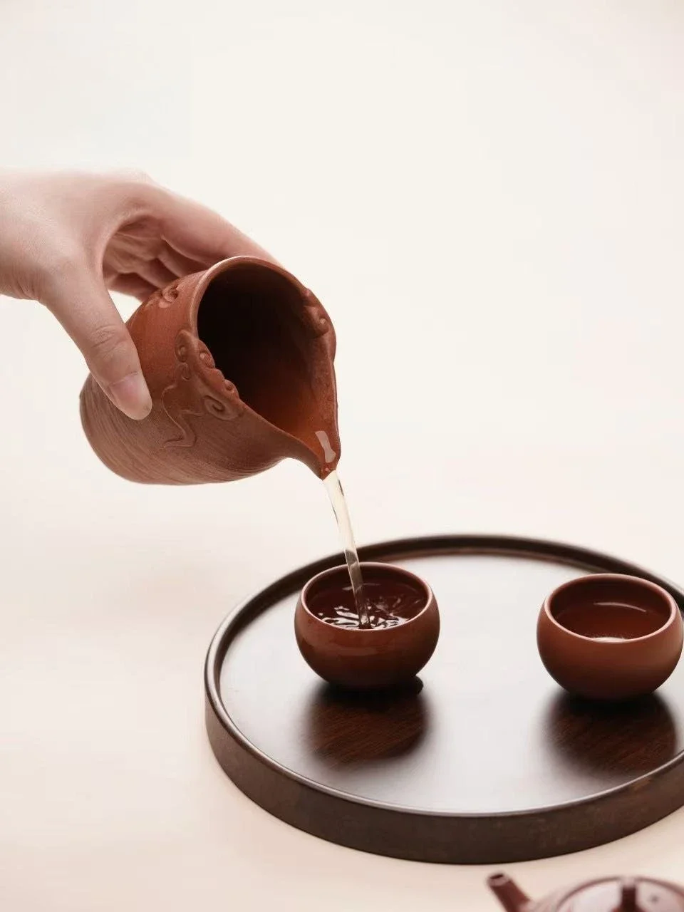 Xiangyun fair cup, purple sand raw ore downhill mud tea dispenser, handmade tea dispenser