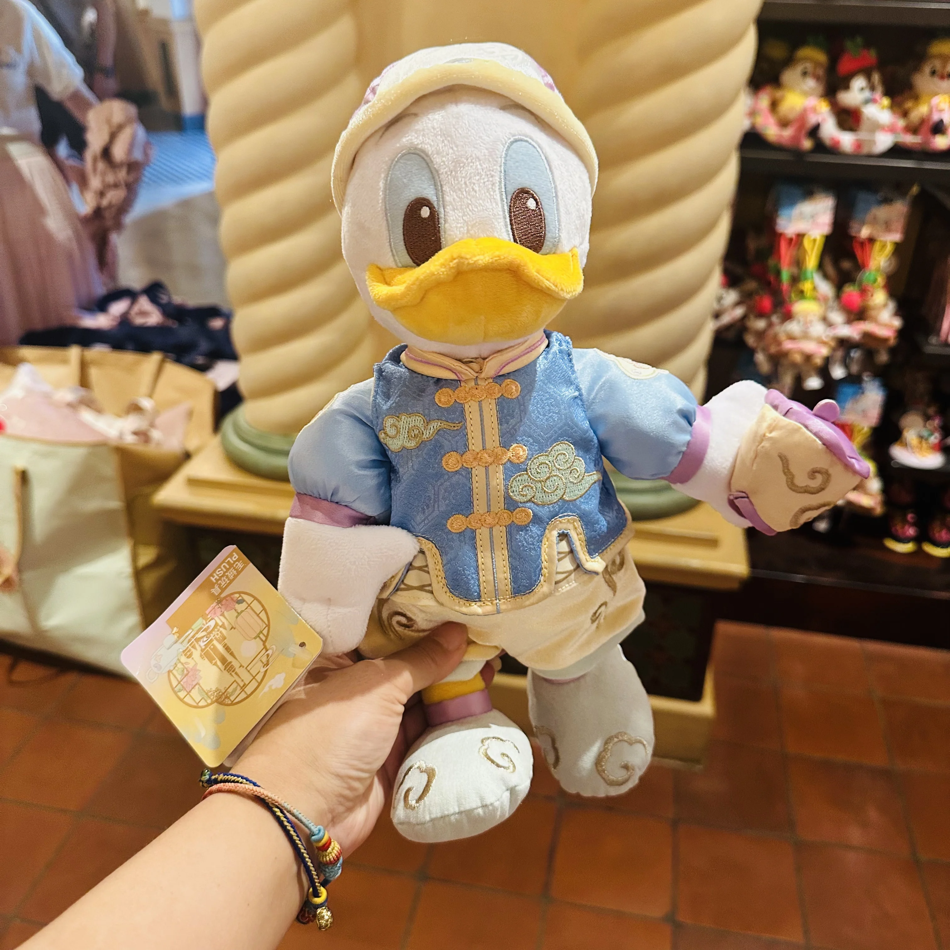 Shanghai Disneyland 2025 Mickey, Minnie, Donald Duck, Chip 'n' Dale Plush Dolls Bag Charms - Children's Gift Souvenirs view 5