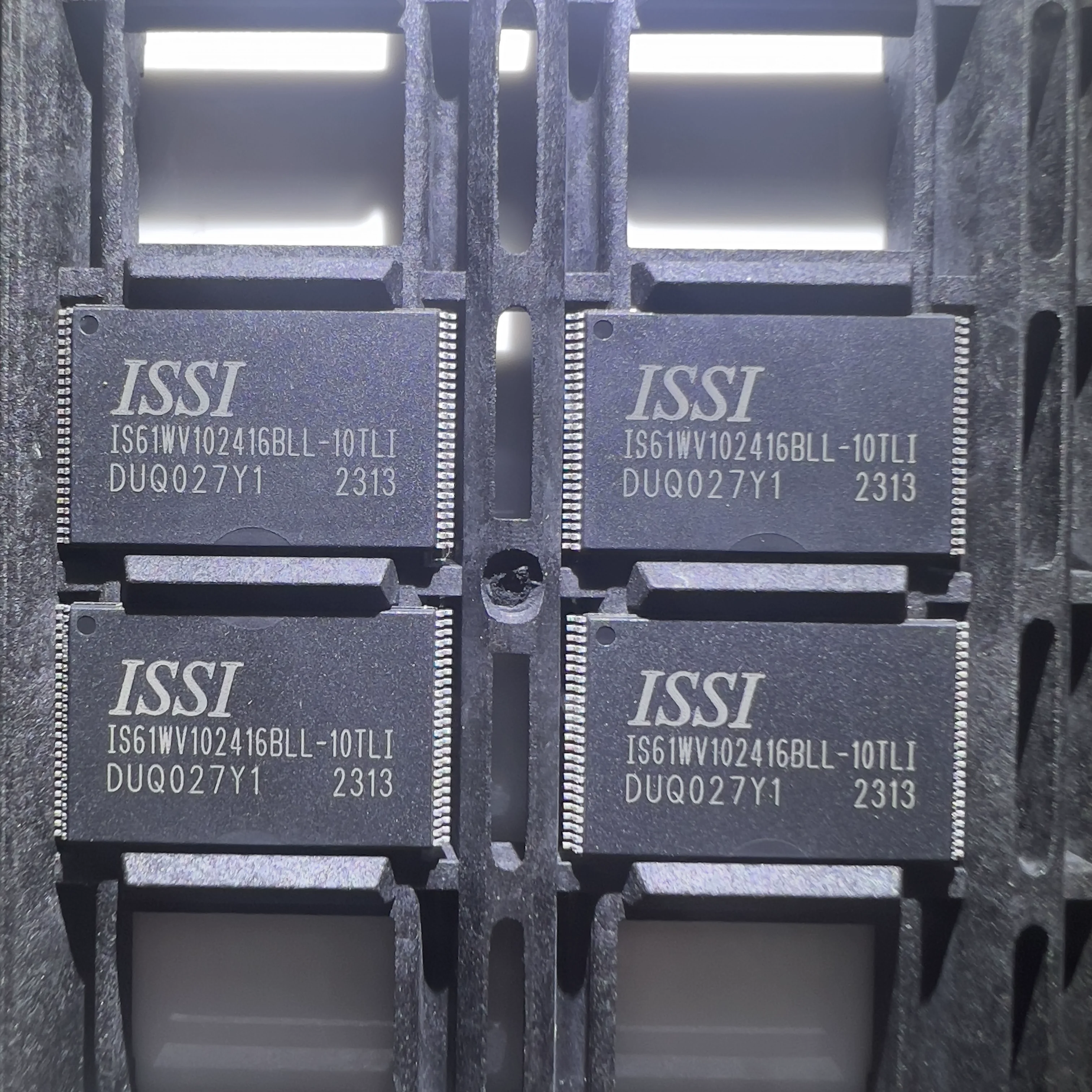 10 ~ 50pcs neue ursprüngliche IS61WV102416BLL-10TLI TSOP-48