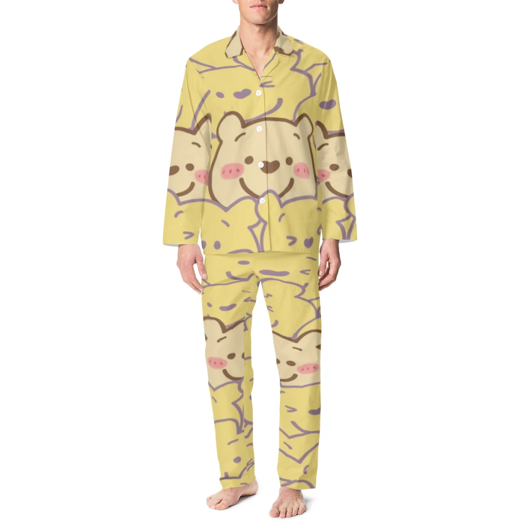 Il pigiama Disney Winnie The Pooh caratterizzato da un comodo top con bottoni e pantaloni elastici e preferiti femminili sia per uomo che per donna