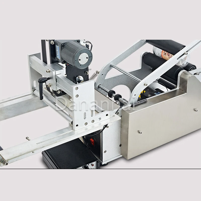 Small Semi-Automatic Round Bottle Labeling Machine Glass Plastic Can And Bottle Label Pasting Machine