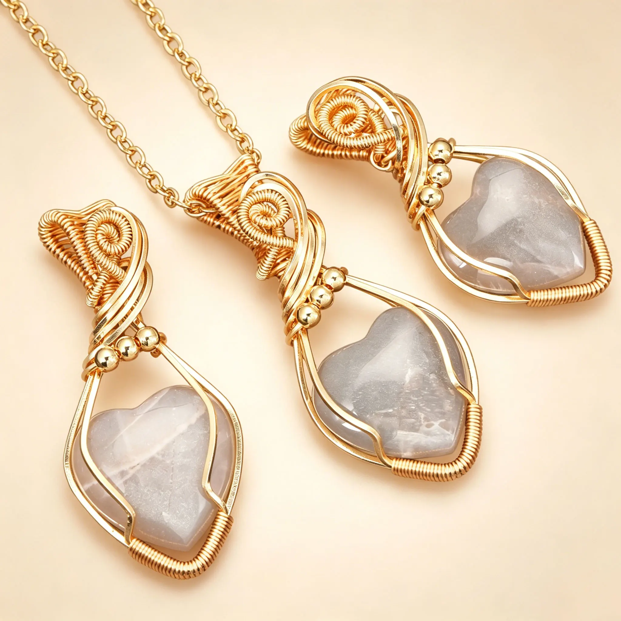 

Women Gray Sunstone Rainbow Gemstone Pendant Copper Wire Wrapped Labradorite Jewelry Labradorite Necklace With Chain and Box