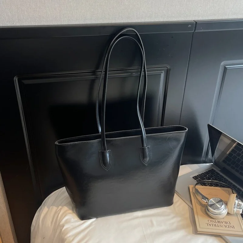 

Designer Famous Women's Leather Crossbody Bag - High-Quality Handbag Shoulder Bag Elegant And Classic Brand