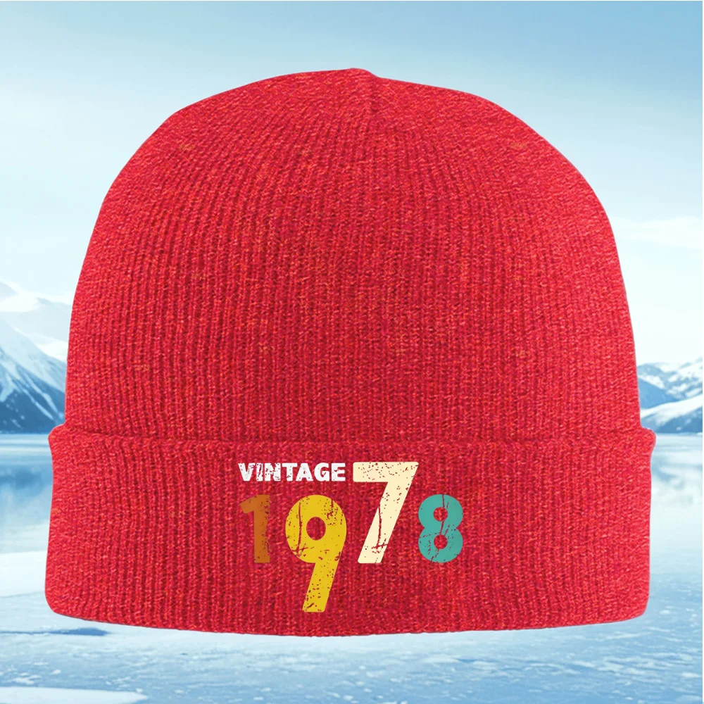 Vintage design jaren nummer tekst zwarte achtergrond Mannen Vrouwen Unisex Gebreide Muts Beanie Pullover Cap Winter Thermische Warme Kerstmis