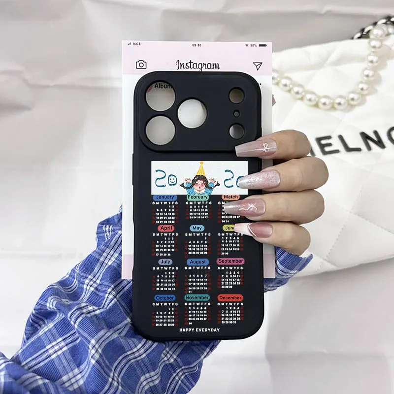 موضة 2026 التقويم قضية الهاتف آيفون 15 17 برو 16 14 13 12 11 XR XS ماكس 7 8Plus سنة جديدة سعيدة لينة غطاء سيليكون Fundas