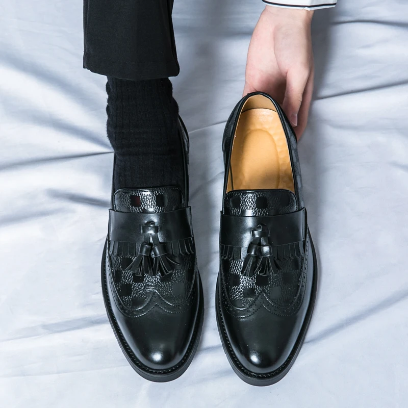 

Мокасины, мужская обувь, однотонная обувь на низком каблуке с острым носком и каменным узором, модная деловая обувь для отдыха и вечеринок