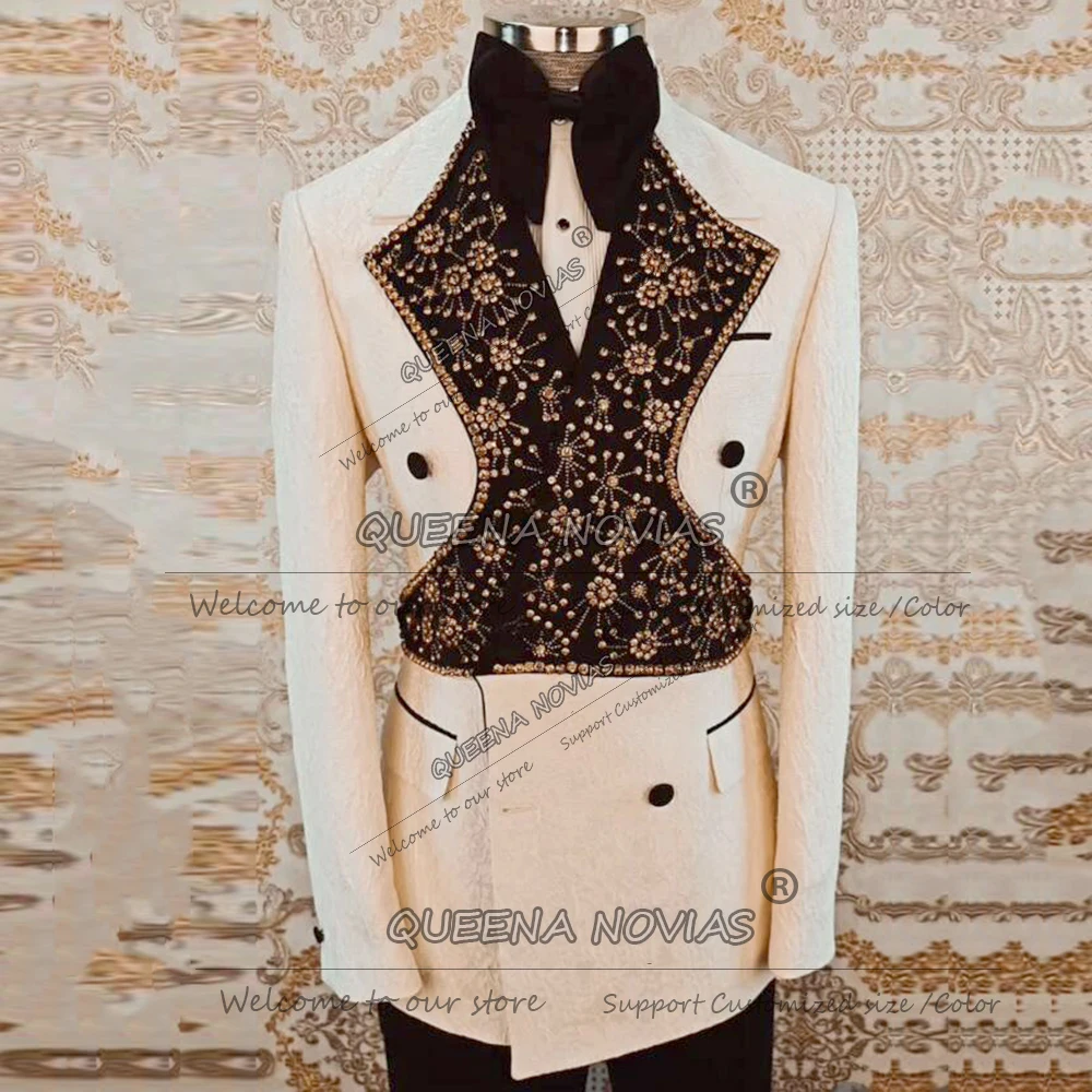 

Luxury Jacquard Suits Men Unique Design Pearls Beaded Jacket Pants 2 Piece Sets Groom Formal Wear Wedding Tuxedos Customized