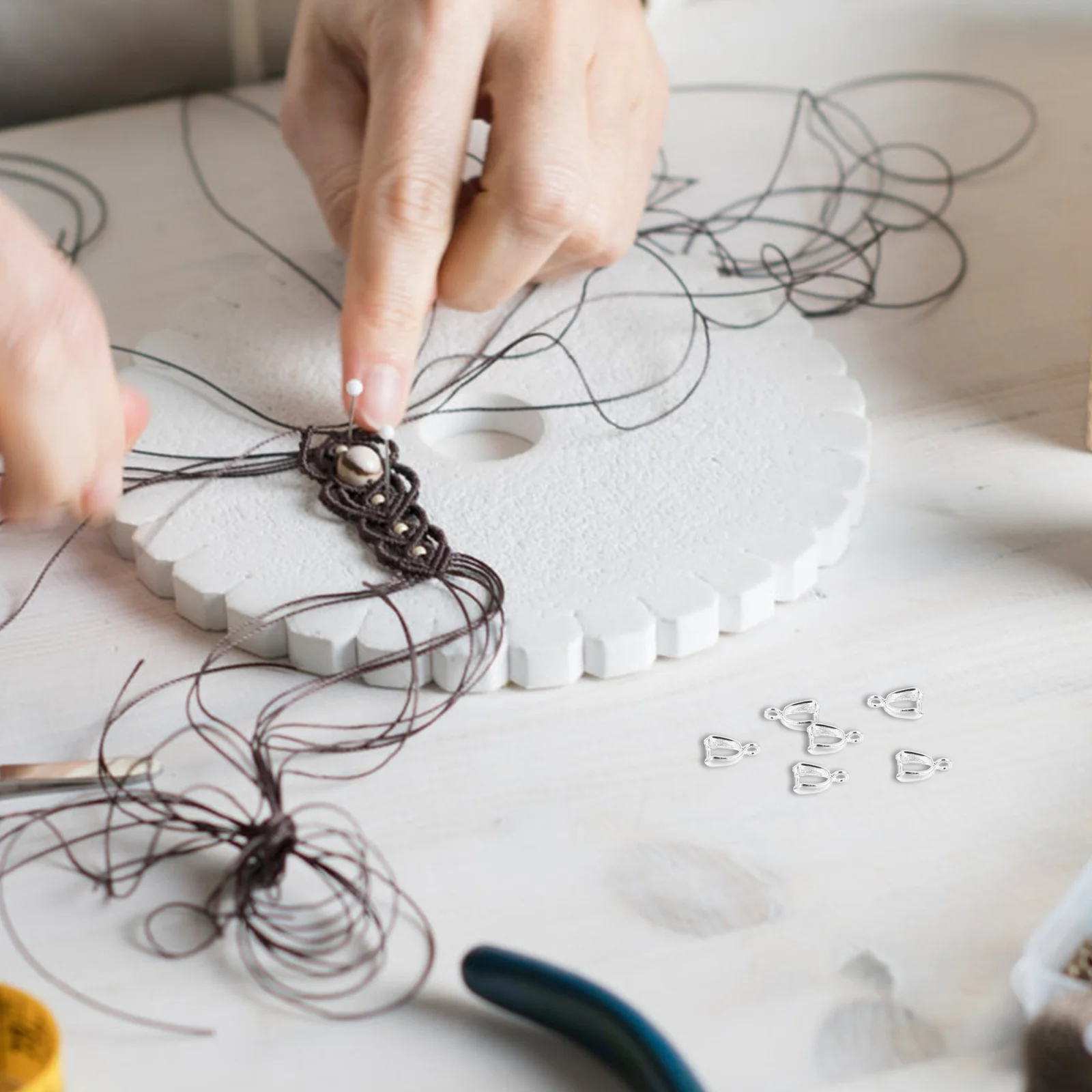 

40Pcs Jewelry Making Findings Alloy Pendant Connectors DIY Clasps for Pendants and Charms Crafting Materials Pendant Clips