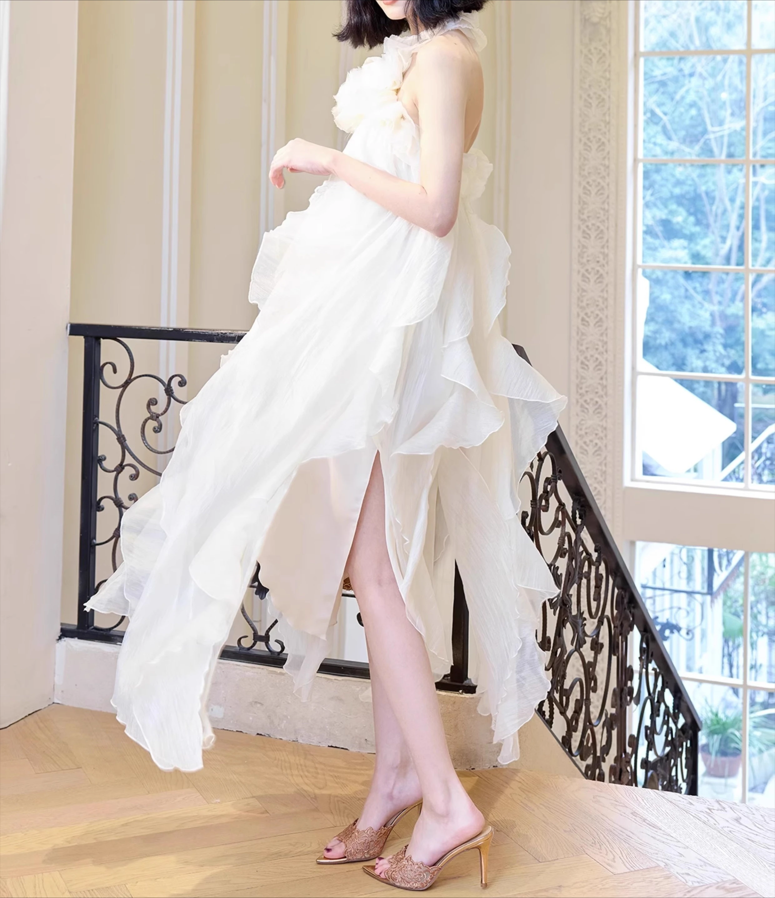 ベージュホルターエレガントドレス女性夏のホリデーパーティー背中の開いた Vestidos ボディコンイブニングパーティー休暇服女性