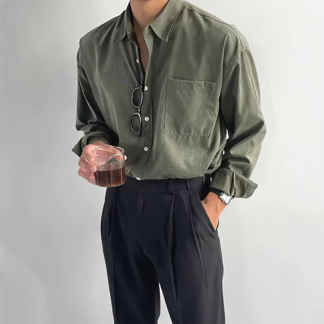 

Military Green Cotton Linen Shirt Men's American Single Pocket Long Sleeve Cardigan Linen Breathable Casual Cargo Shirt